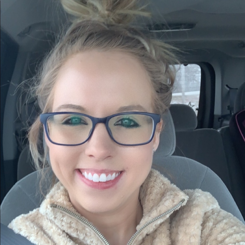 Meet your Posher, Michaela